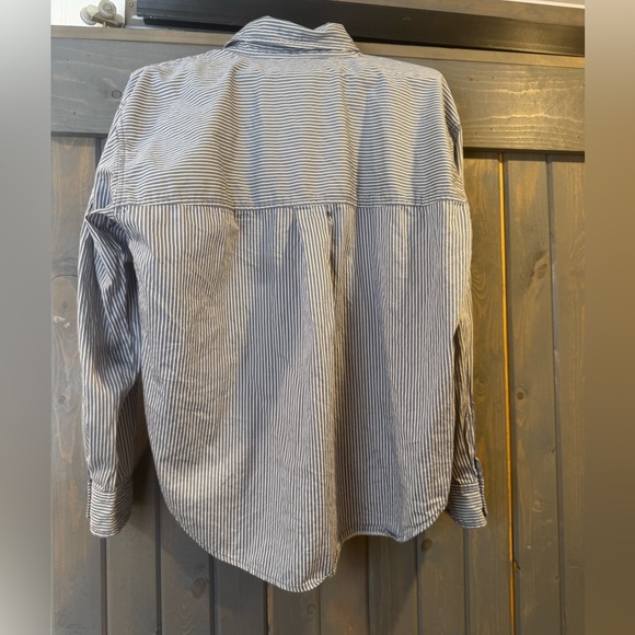 AE Button Up - Picture 2 of 6